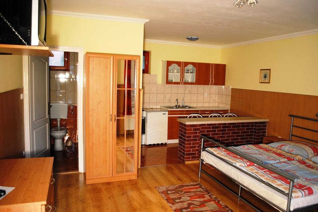 Ferenczi Apartament Hajduszoboszlo Ruang foto