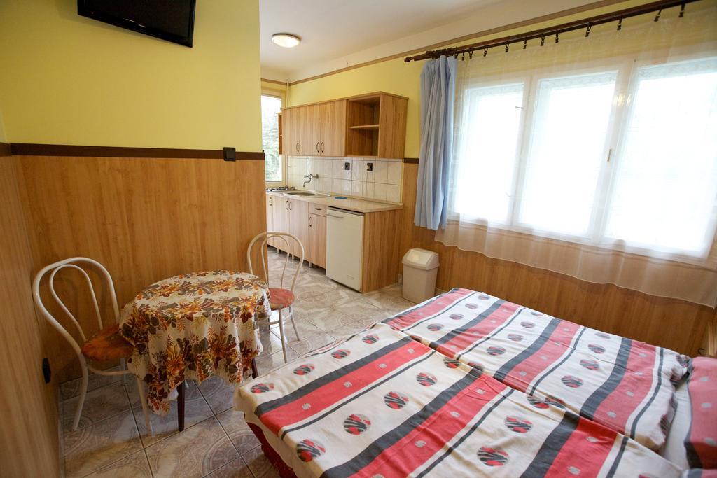 Ferenczi Apartament Hajduszoboszlo Ruang foto