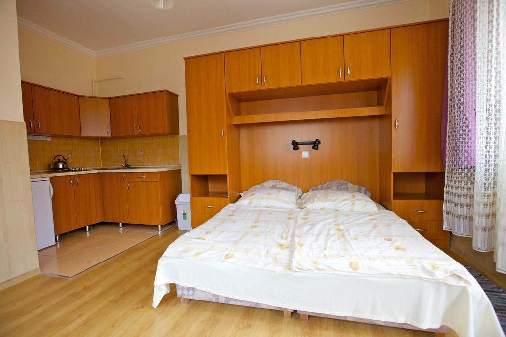 Ferenczi Apartament Hajduszoboszlo Ruang foto