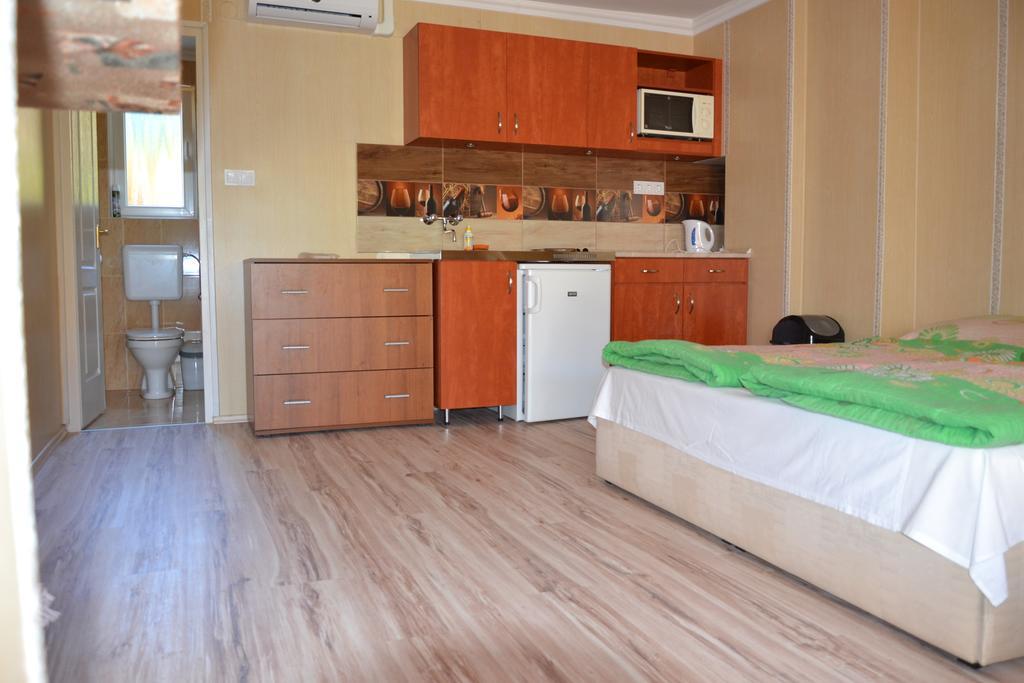 Ferenczi Apartament Hajduszoboszlo Bagian luar foto